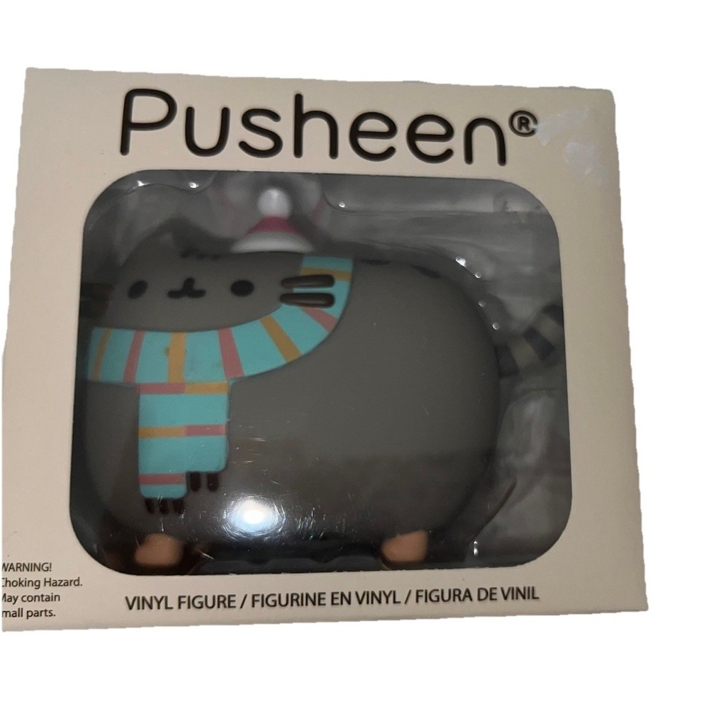 (3/B24)Pusheen Box Exclusive Winter Cozy Pusheen Vinyl Figure 2016 RARE